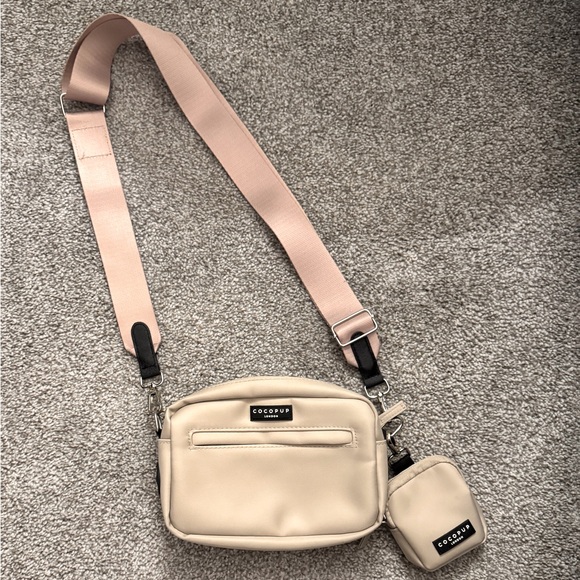 cocopup London 🤎 - Dog Walking Caramel Latte Bag - Picture 2 of 9